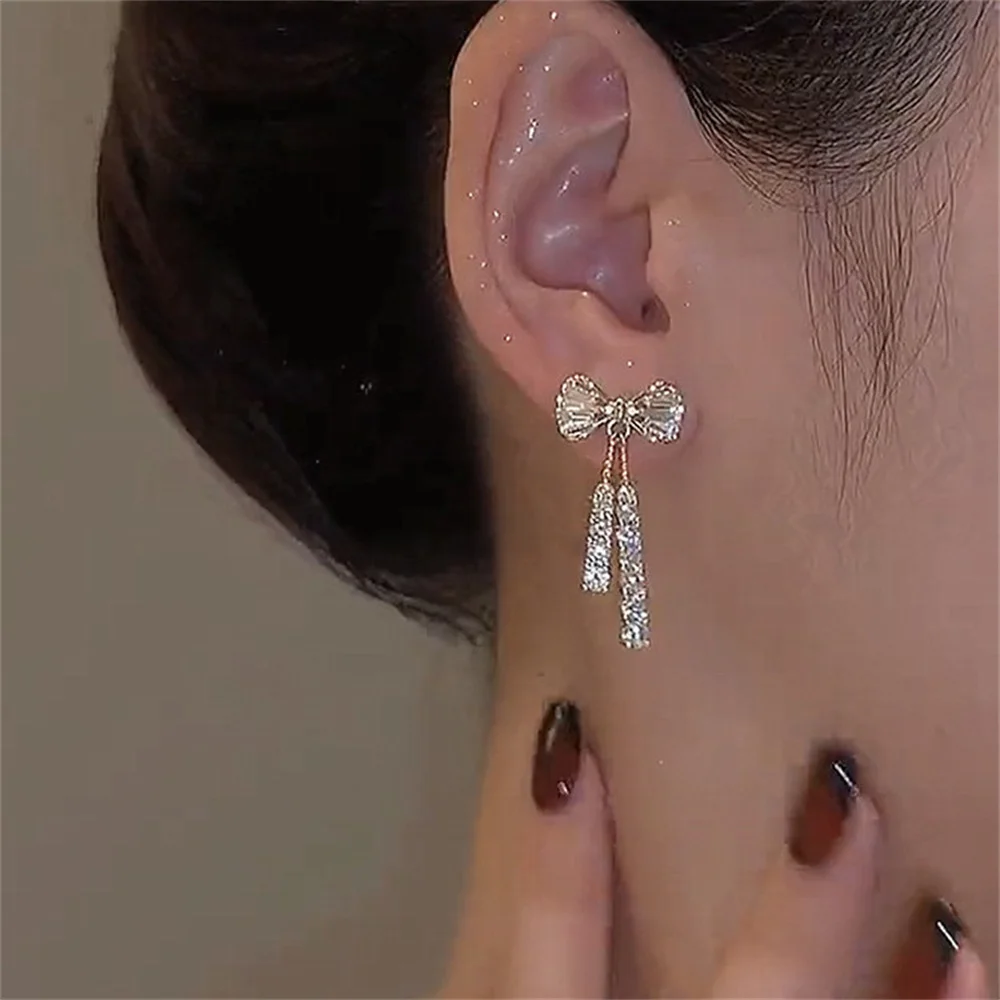 Orecchini con fiocco in zircone alla moda orecchini con nappe in cristallo acrilico per le donne gioielli per feste di moda accessori alla moda regali