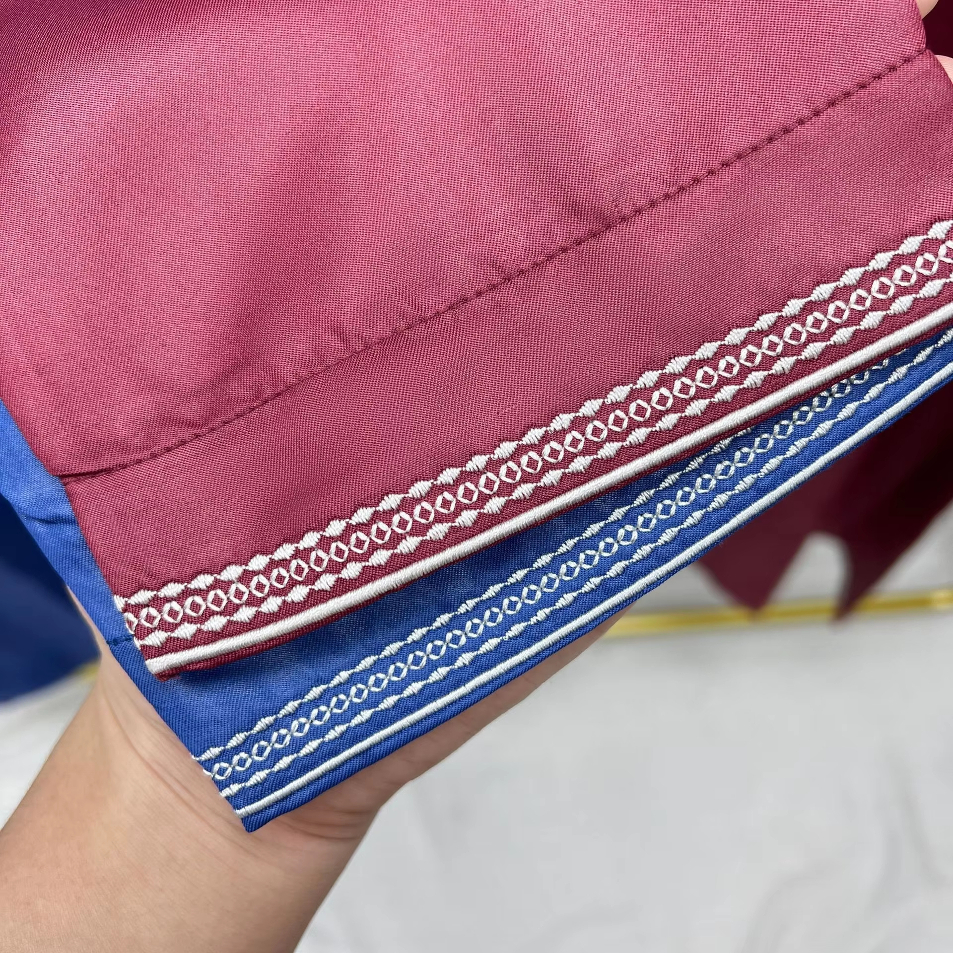 UNI Neue Muslimische Einfarbig Abaya Rundhals Stickerei Robe Grob Männer Langarm Kaftan Arabischen Saudi-Arabien männer kaftan