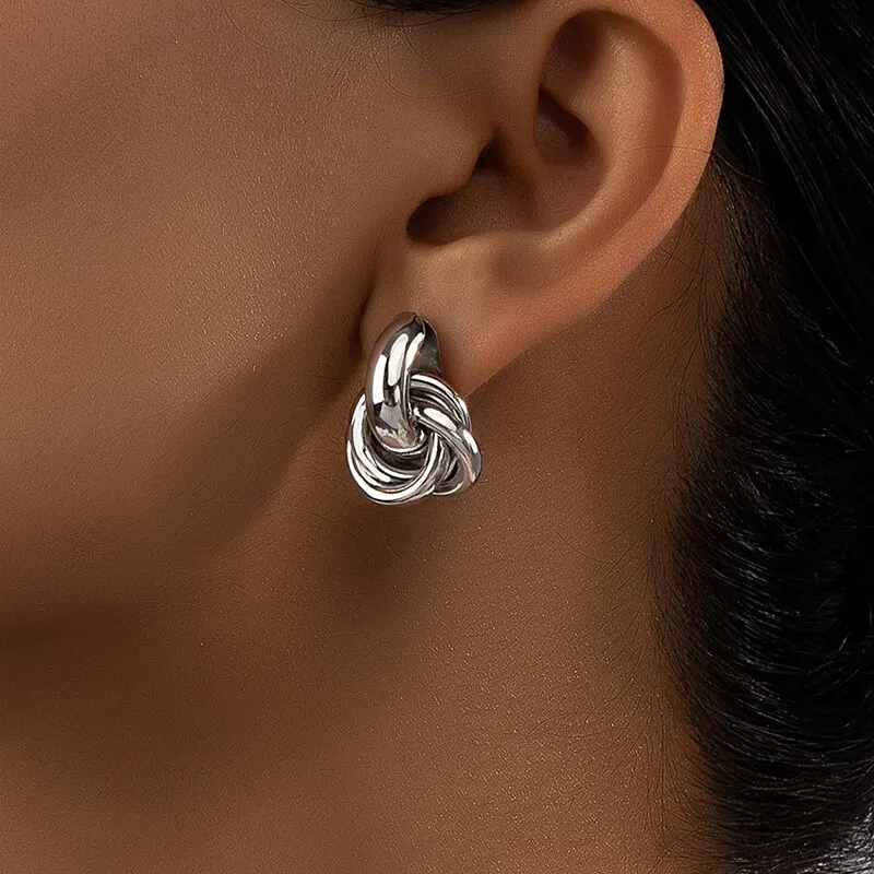 Set da 2 paia Set di orecchini a cerchio con nodo color oro argento per le donne Set di gioielli da indossare ogni giorno carino con placcatura lucida
