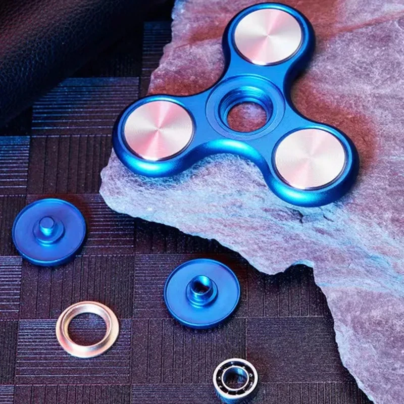 เด็กโลหะ Spinner สามใบความดันนิ้ว Gyro ของเล่น EDC ออทิสติก ADHD นิ้วมือ Gyro แบริ่งโลหะ Decompression คริสต์มาสของขวัญ