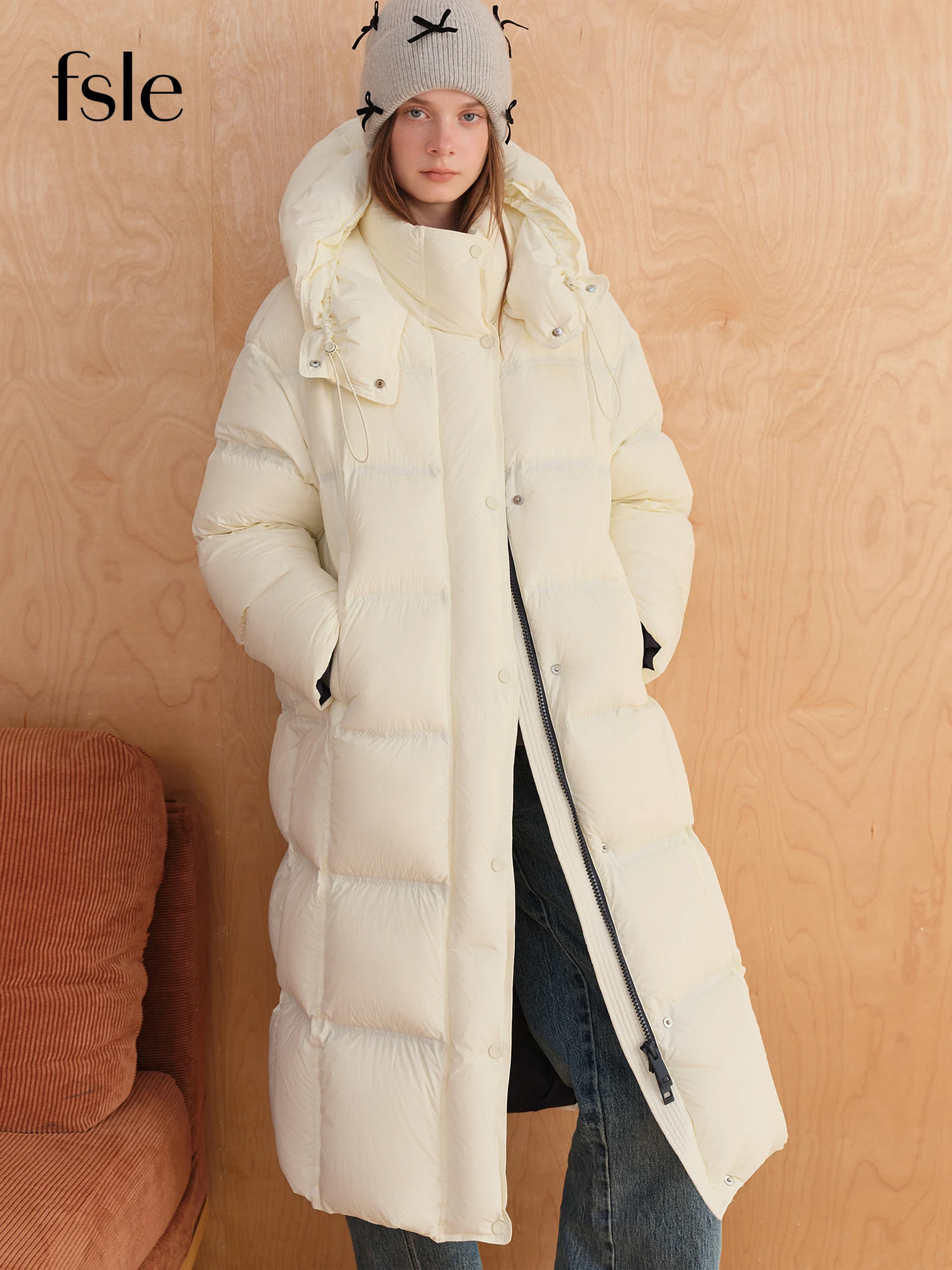 FSLE 2025, Winter neuer langer Puffer-Daunenmantel für Damen mit Kapuze, zweifarbiger Farbblock, wärmeisolierte Jacke, schwere warme Oberbekleidung