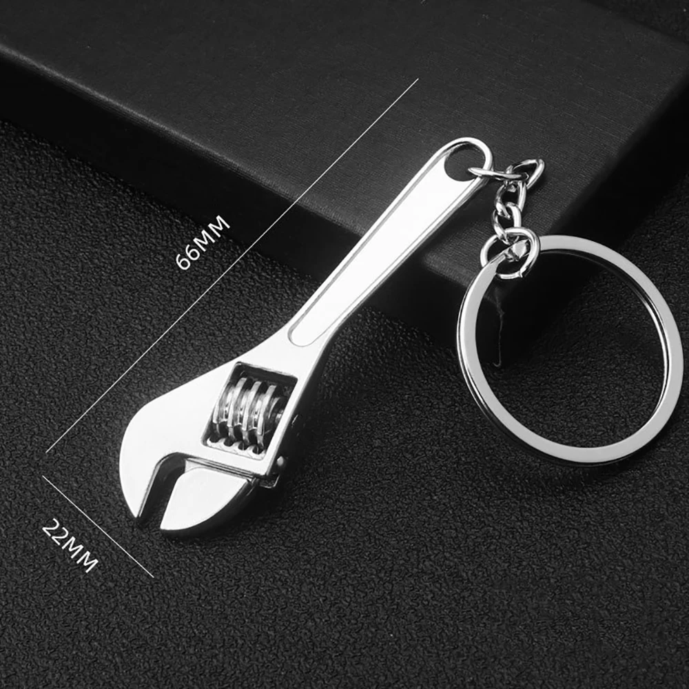 Strumento di simulazione Portachiavi Chiave creativa in metallo Portachiavi Auto Piccolo regalo Ciondolo Strumento tascabile regolabile Comodo regalo chiave