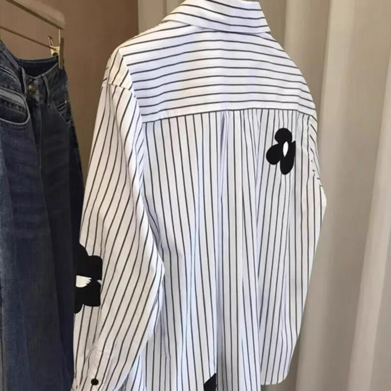 Mode Langarm Damen bekleidung Patchwork Blumen Damen Tops neue süße Knöpfe Hemden gestreiften Druck Trend Blusen