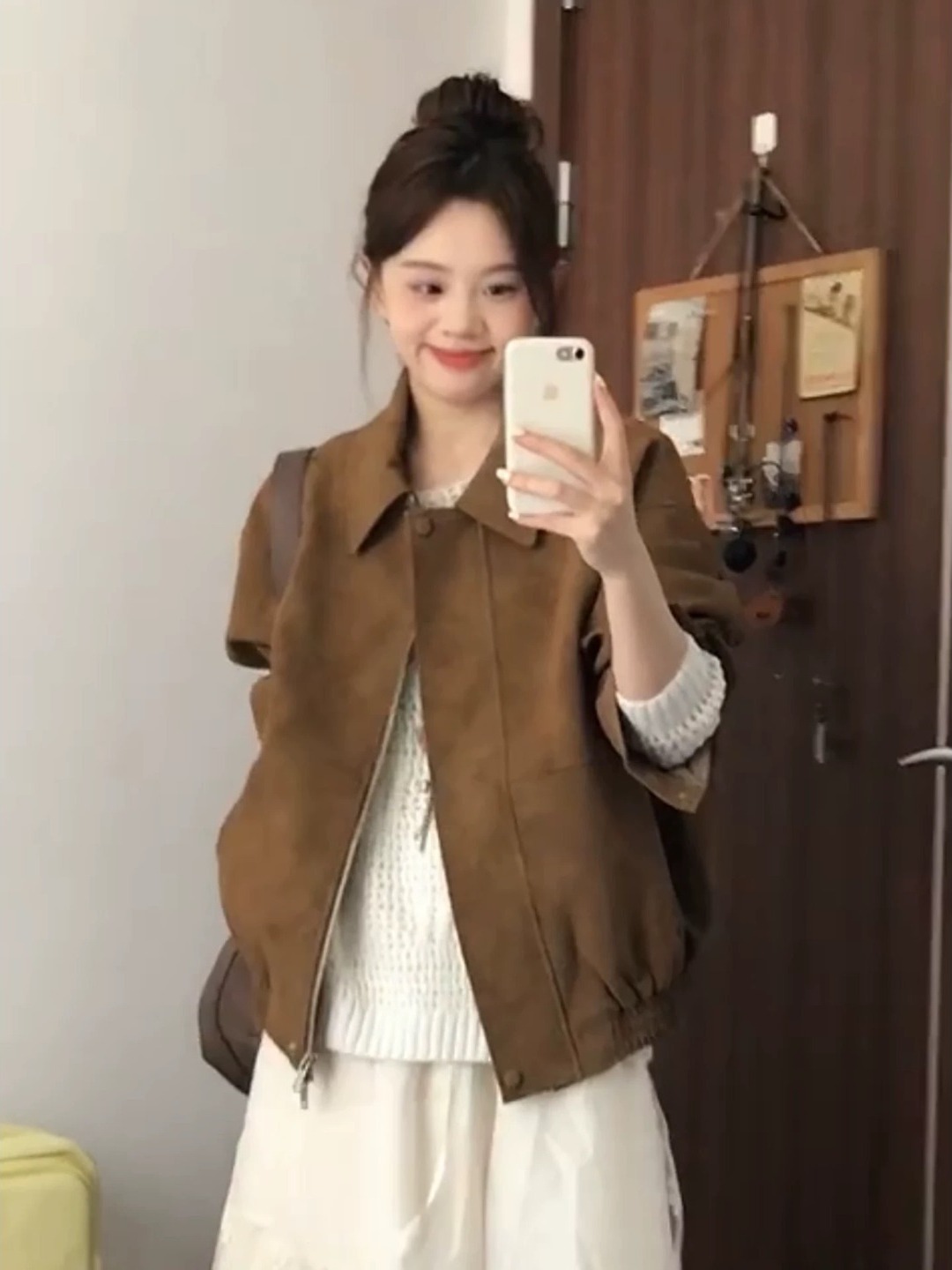 Jaqueta Retro de Camurça Fena Casual Solta Outono 2025 Novo Estilo Tamanho Pequ Manga Longa com Gola Alta Cor Sólida