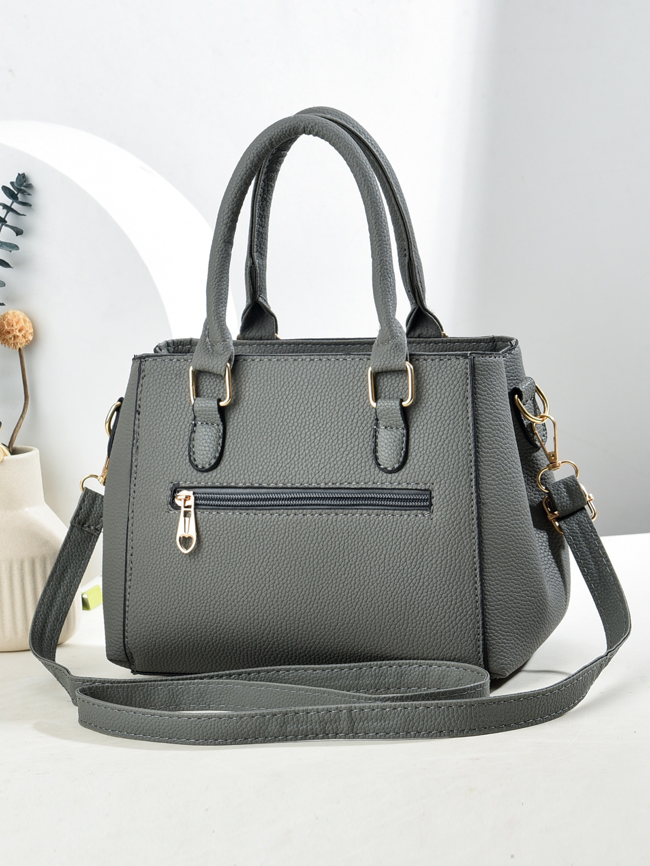 Sac à bandoulière brodé de grande capacité à la mode pour femmes, un sac à main pour un usage quotidien