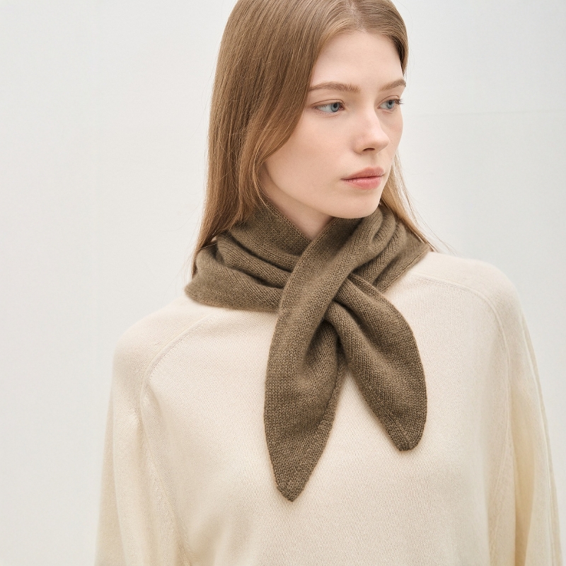 Retro Knitted Woolen Triangle Scarf Neck Protector Crossed Winter Fashion Show Sle Pure Color Scarf for Men And Women