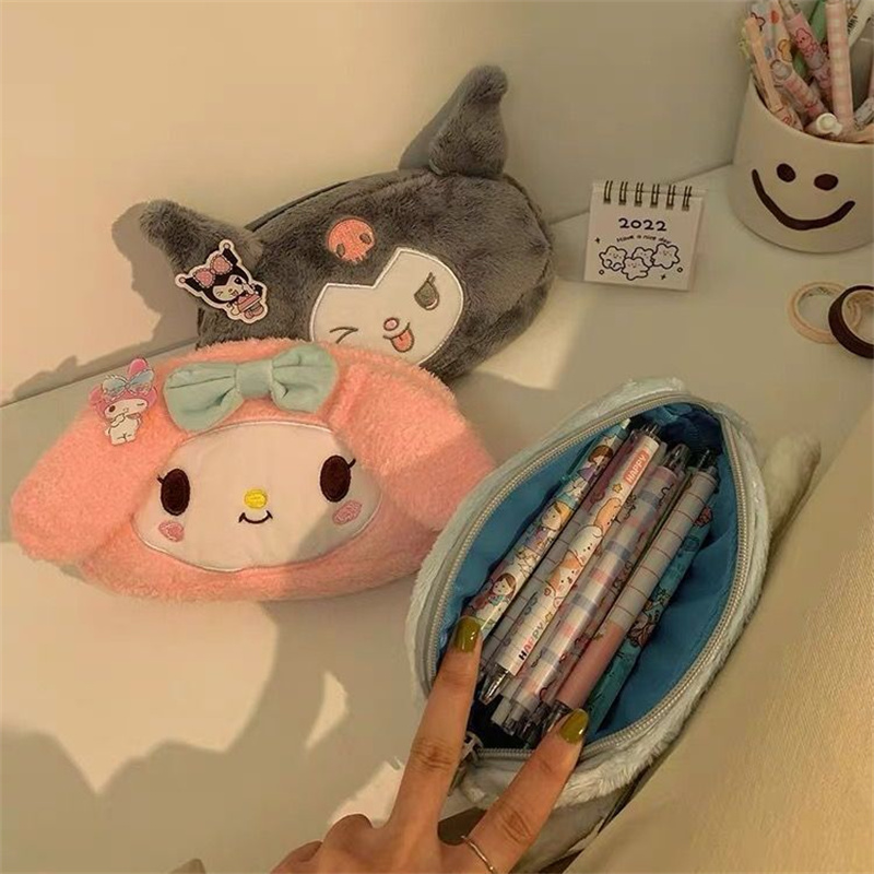 Sanrio Kuromi Melody Cinnamoroll Astuccio per matite Astuccio per penne di grande capacità Simpatico sacchetto cosmetico in peluche Forniture per studenti di cancelleria