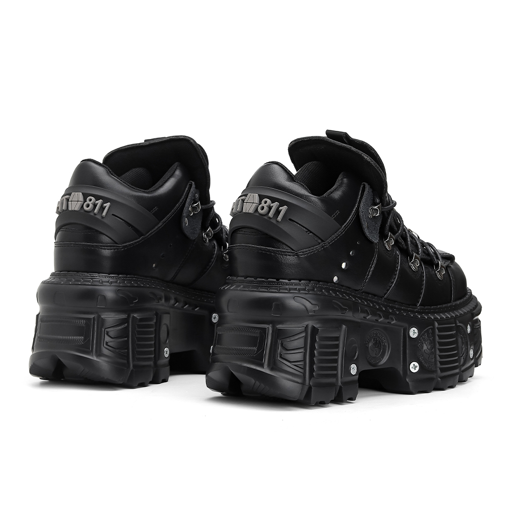 新しい女性の靴パンクスタイルレースアップヒールの高さ 6 センチメートルプラットフォームシューズ女性ゴシックアンクルロックブーツ金属装飾女性スニーカー