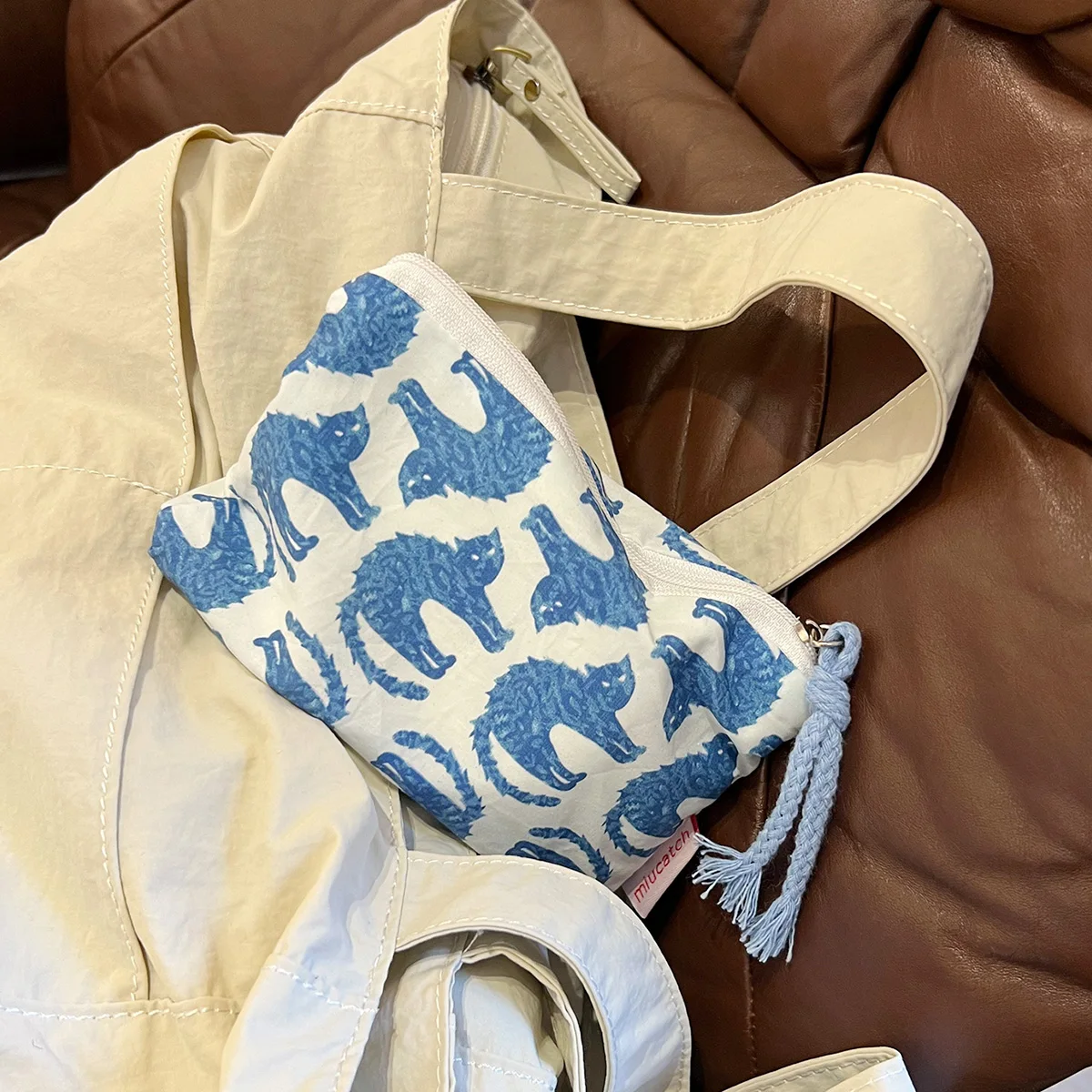 Bolsa de maquillaje con gráfico de gato azul, dos tonos con cremallera, bolsa de maquillaje con estampado de dibujos animados, Mini bolsa de cosméticos pequeña, bolsa de almacenamiento