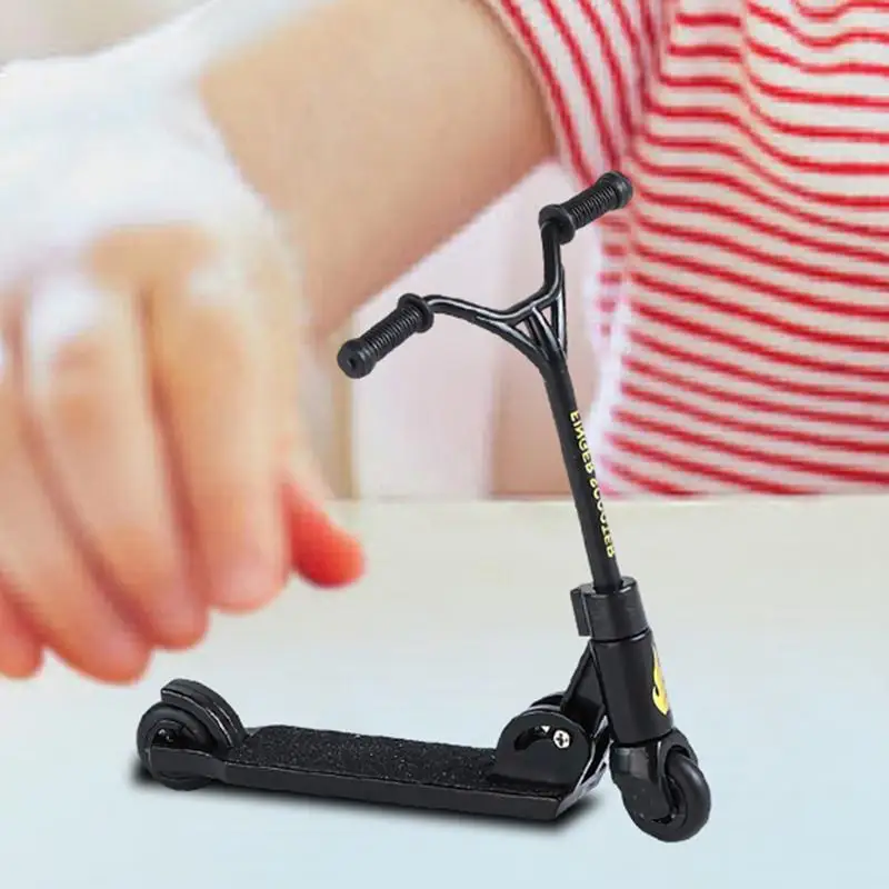 สกู๊ตเตอร์นิ้ว Interactive ของเล่นนิ้วมือ Finger Skteboard ชุด Mini Stunt Scooter สเก็ตบอร์ดแบบพับได้นิ้วมือกีฬาของเล่นเด็กของขวัญ
