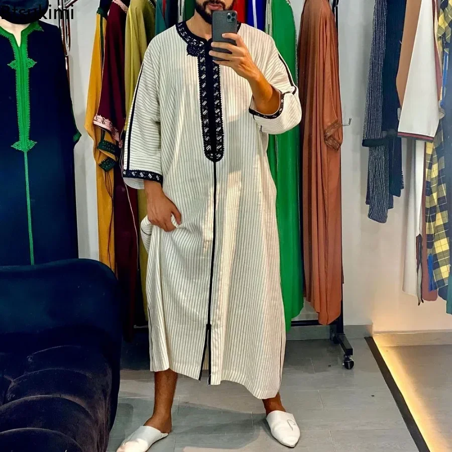 新 2025 イスラム服男性ローブカフタンイスラム教徒男性モロッコカジュアルロングドレスアラビアストライプローブ中東民族衣装