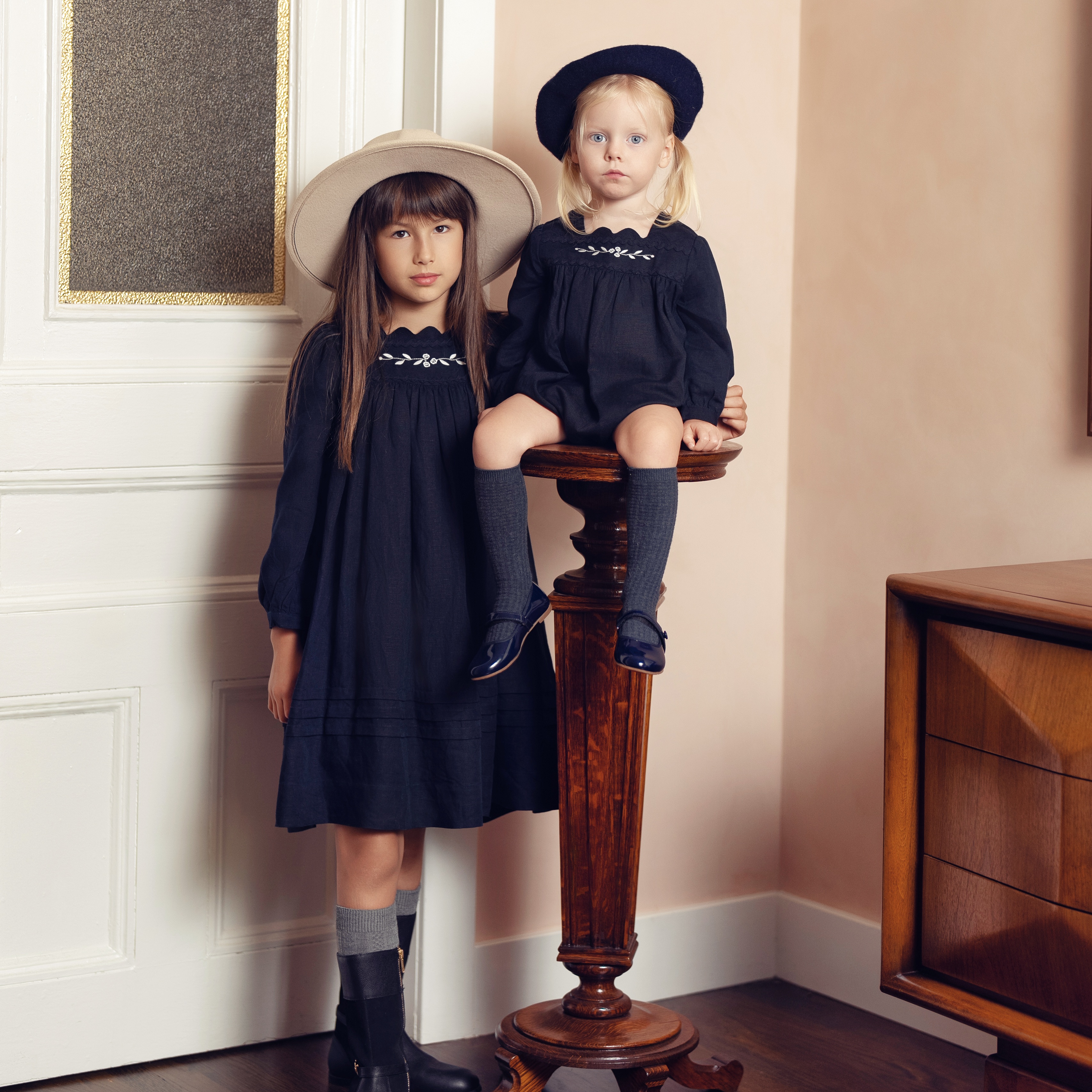 AS Designer di grande qualità Shabbos Brother Sister Abiti in lino di cotone blu scuro con abiti da vacanza ricamati