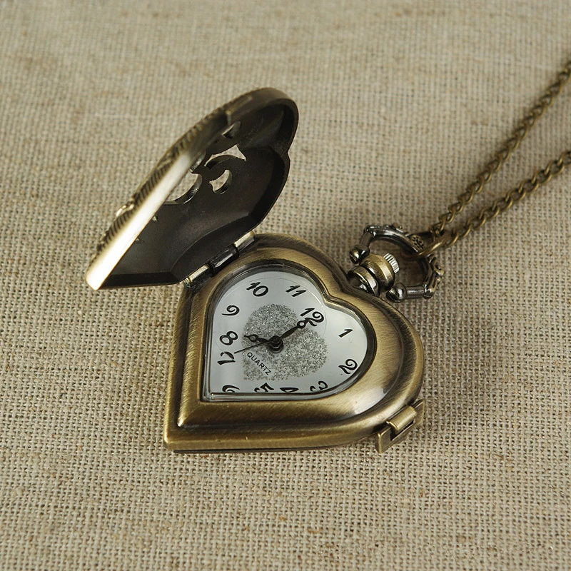 Vintage Bronze Heart Shape Design จี้ควอตซ์นาฬิกาพ็อกเก็ตสร้อยคอผู้ชายของขวัญนาฬิกาอุปกรณ์เสริม