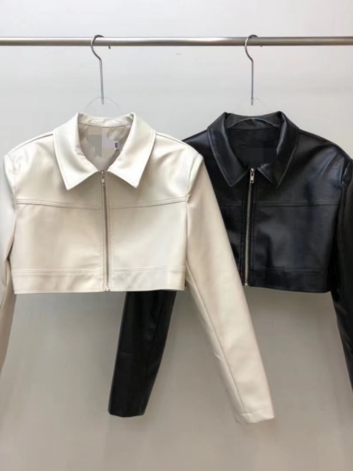 韓国スタイルショート Pu レザージャケット女性の秋の新ヴィンテージ襟スプライシングデザインセンスアウタートップポロ襟