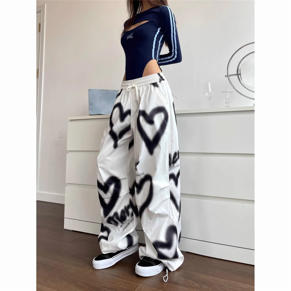 Love Graffiti กางเกงขากว้างผู้หญิง Y2K Elastic High เอว Streetwear หลวม Drawstring กางเกงวิ่งเกาหลี Casual Sweatpants