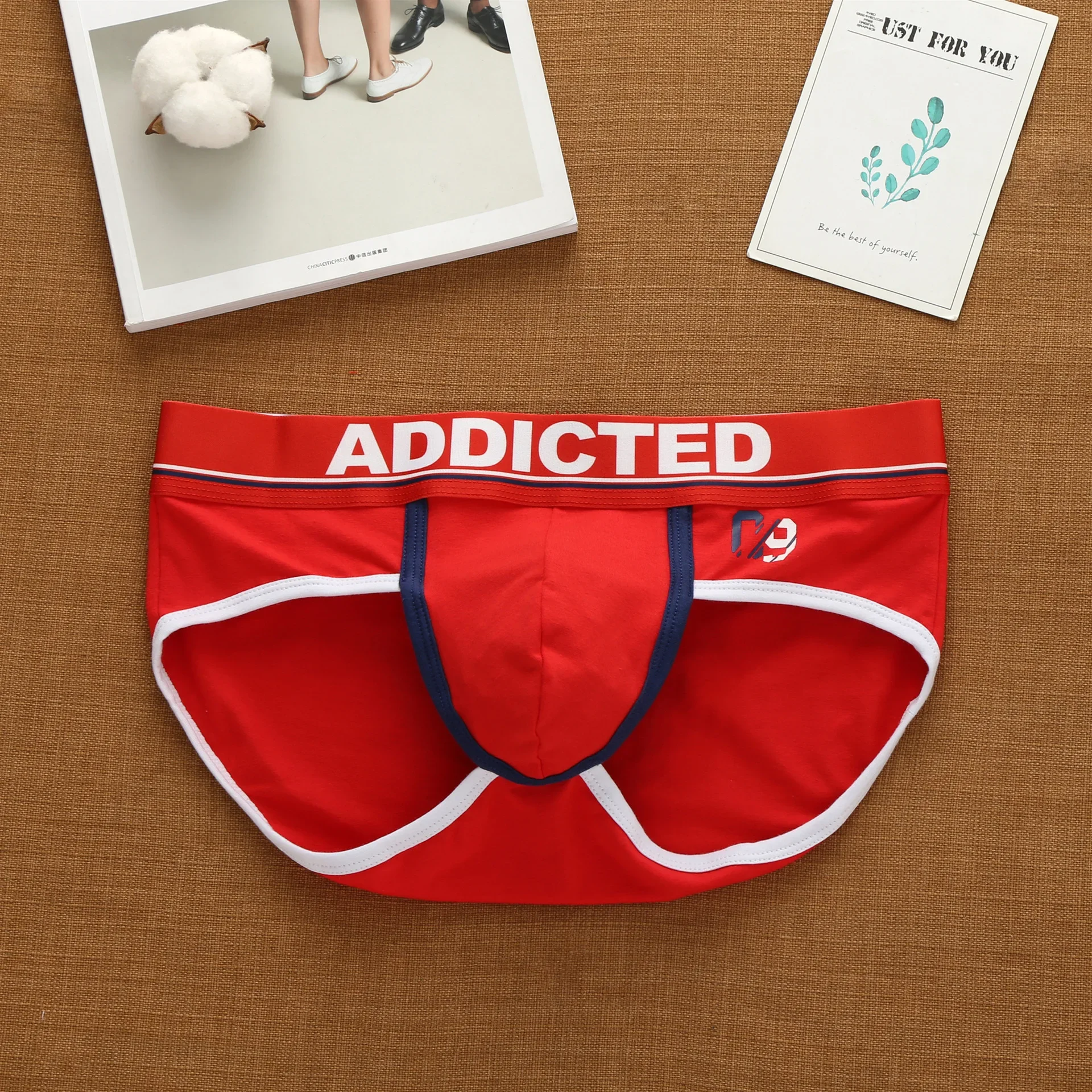 Calzoncillos elásticos de tendencia de moda de cintura baja de algodón puro con letras coreanas para hombre