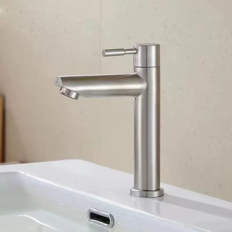 Rubinetto singolo per acqua fredda in acciaio inossidabile Rubinetto per lavabo nero Rubinetto per lavabo allungabile e sollevabile montato su piano in argento