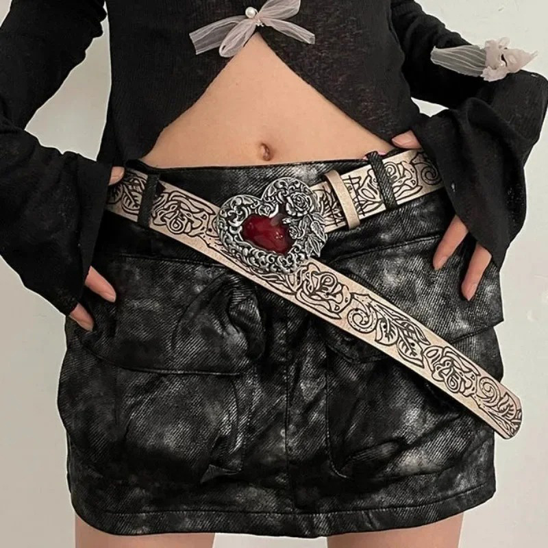 Cinturón gótico de cuero Punk Y2k para mujer, correa de cintura con hebilla de corazón de melocotón rojo de Metal, accesorios decorativos para Vaqueros
