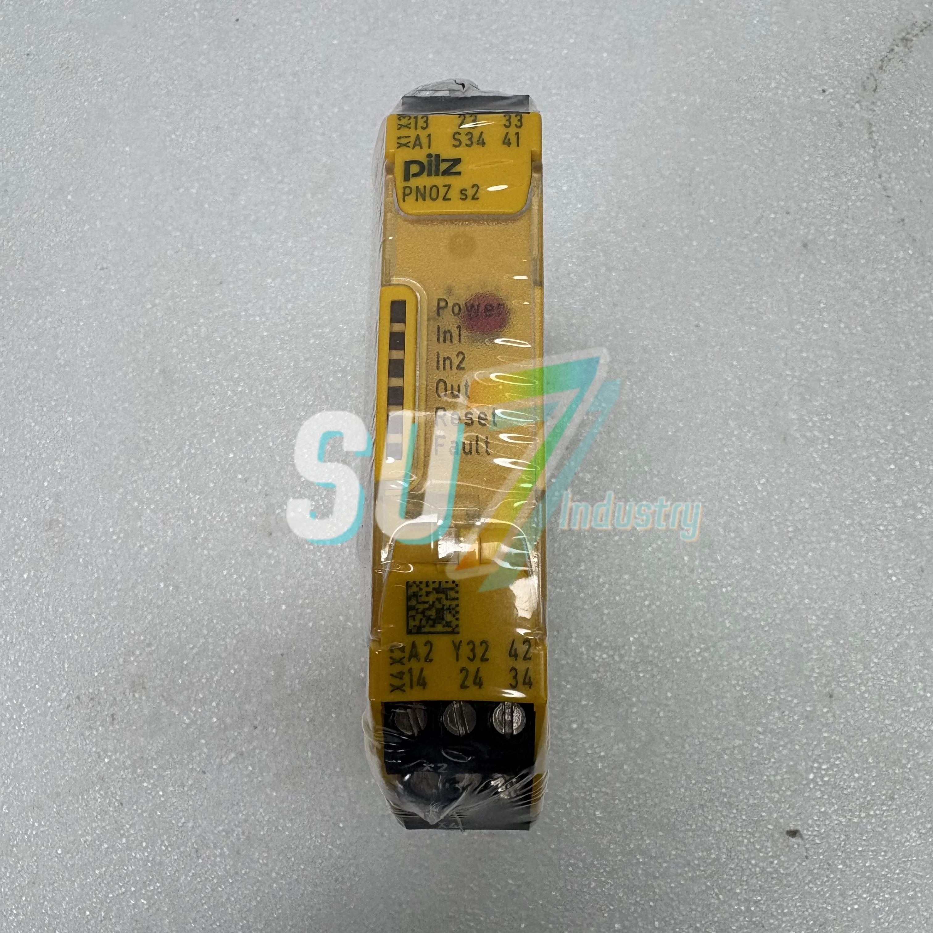 750102 Nuevo relé de seguridad en caja