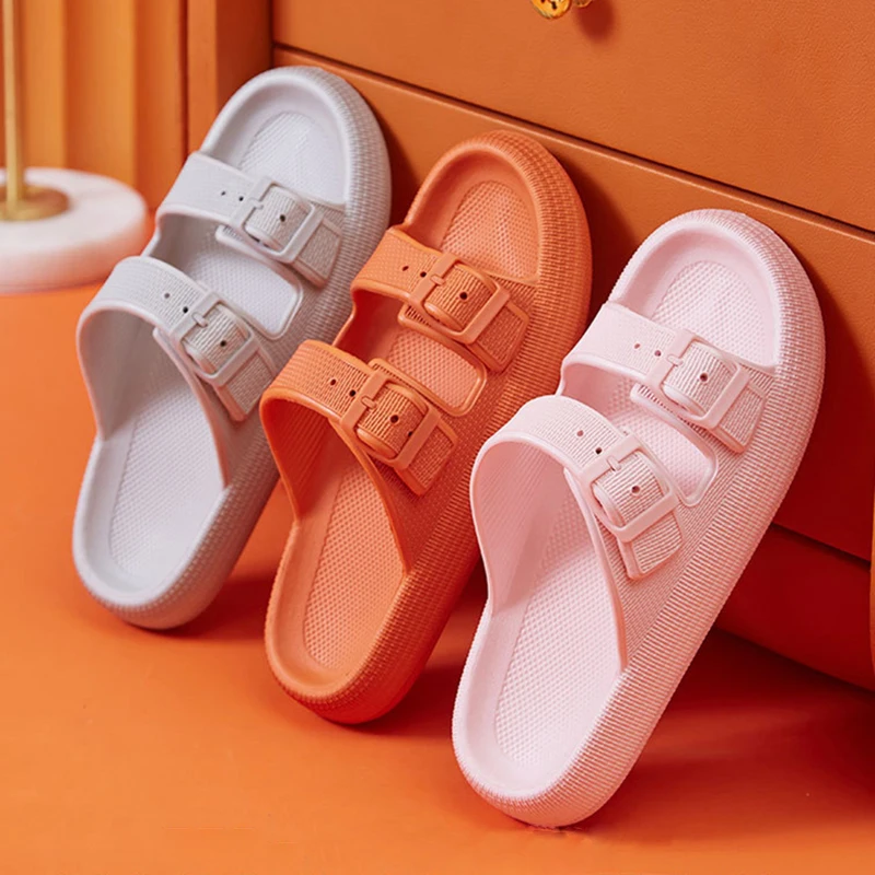 Zapatillas de plataforma gruesa con hebilla a la moda para mujer, sandalias deslizantes de nube eva de suela blanda para el hogar, chanclas de playa antideslizantes para verano 2025