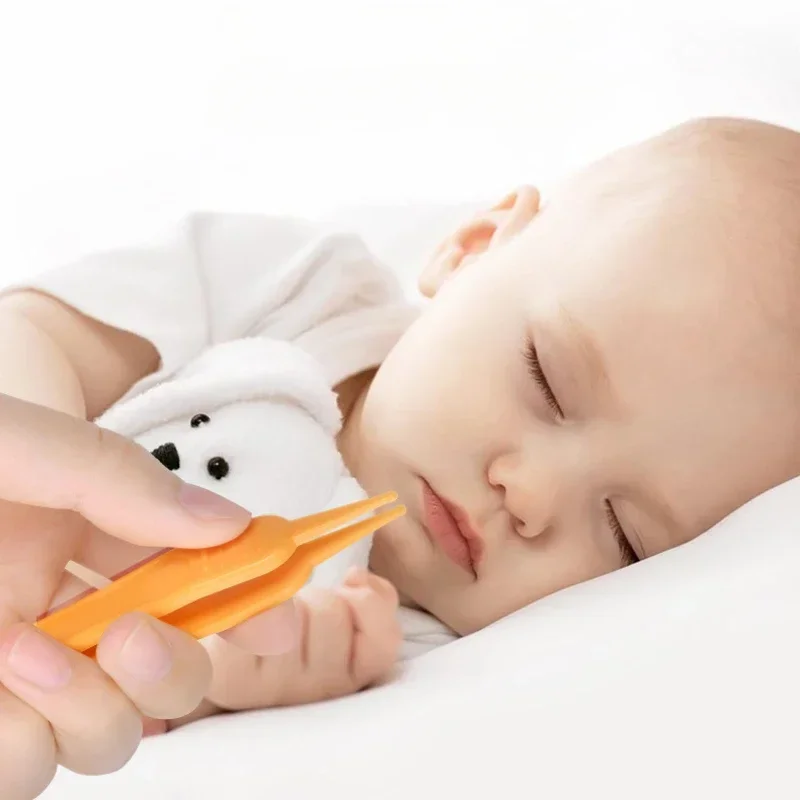Pinzette di plastica per bambini Strumento per la pulizia del naso Pinzette di sicurezza per bambini Pinze per la pulizia Forniture per la cura della cavità nasale del bambino Elementi essenziali per il bambino