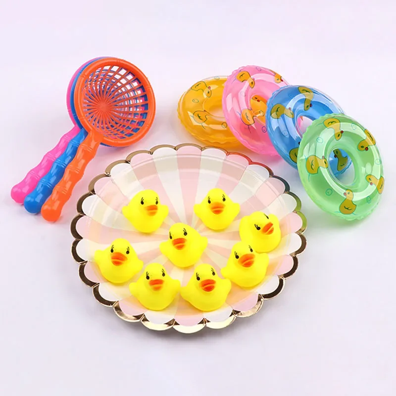 5 ชิ้น/เซ็ตเด็กลอยของเล่น MINI ว่ายน้ําแหวนยางเป็ดสีเหลืองตกปลาสุทธิซักผ้าว่ายน้ําของเล่นสนุกสระว่ายน้ําของเล่น