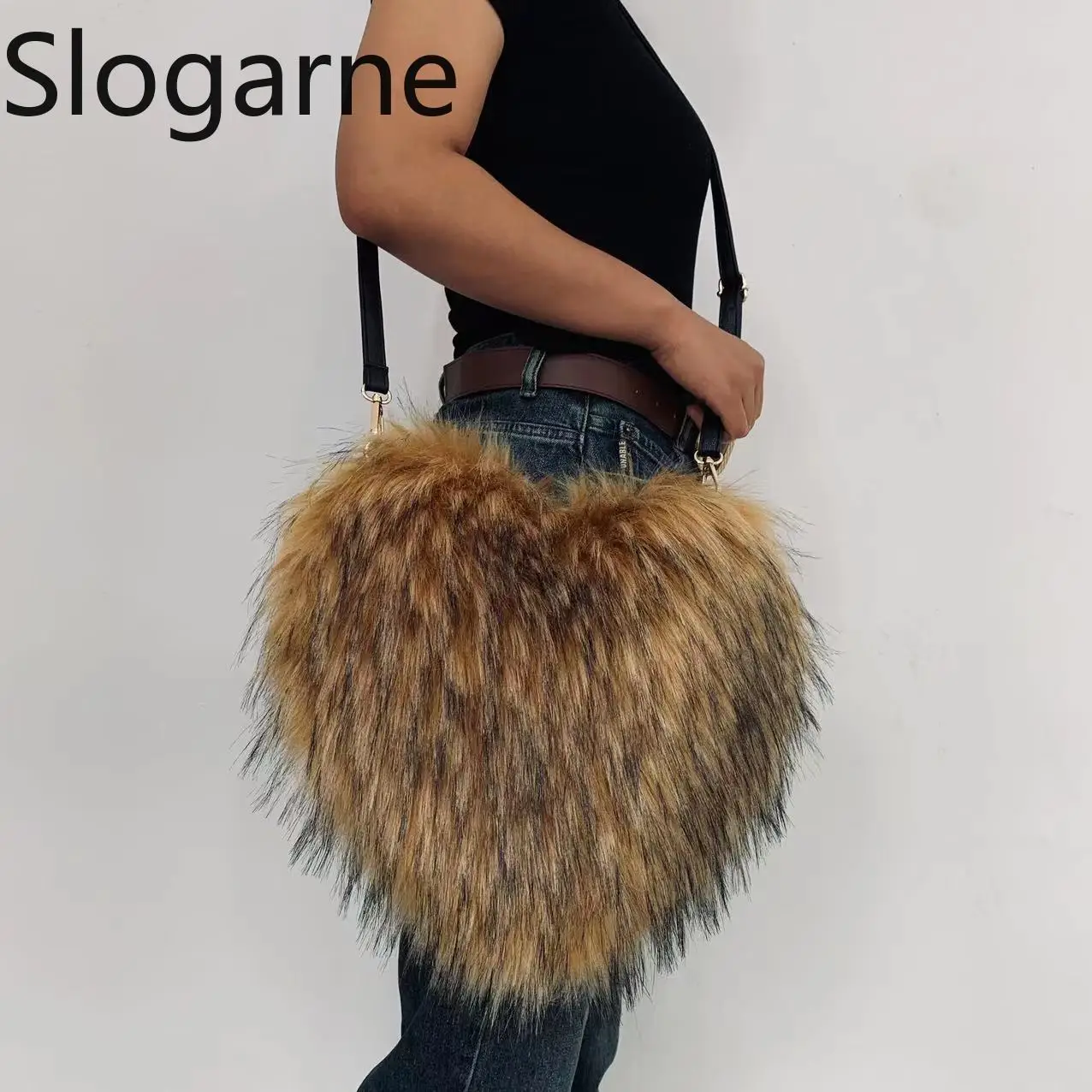 2026 neue Jahr Geschenke Frauen Herz Form Pelz Schulter Tasche Frau Süße Liebe Faux Pelz Tasche Flauschigen Winter Messenger Taschen Pelzigen handtaschen