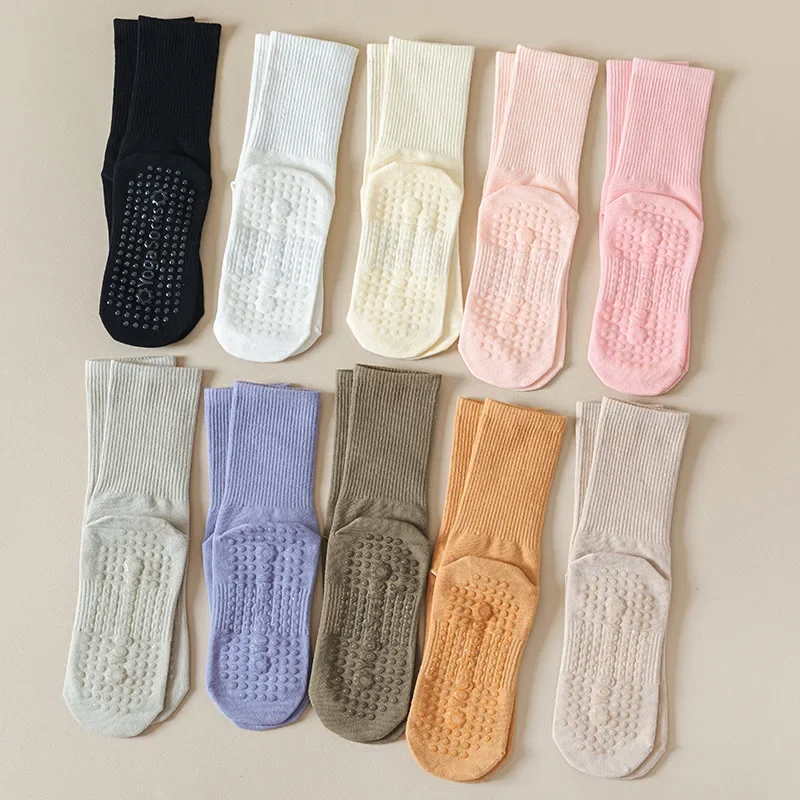Nuevas medias deportivas antideslizantes de silicona de Color sólido a media pantorrilla de algodón para Fitness Pilates calcetines de Yoga calcetines de baile para mujer calcetines de suelo