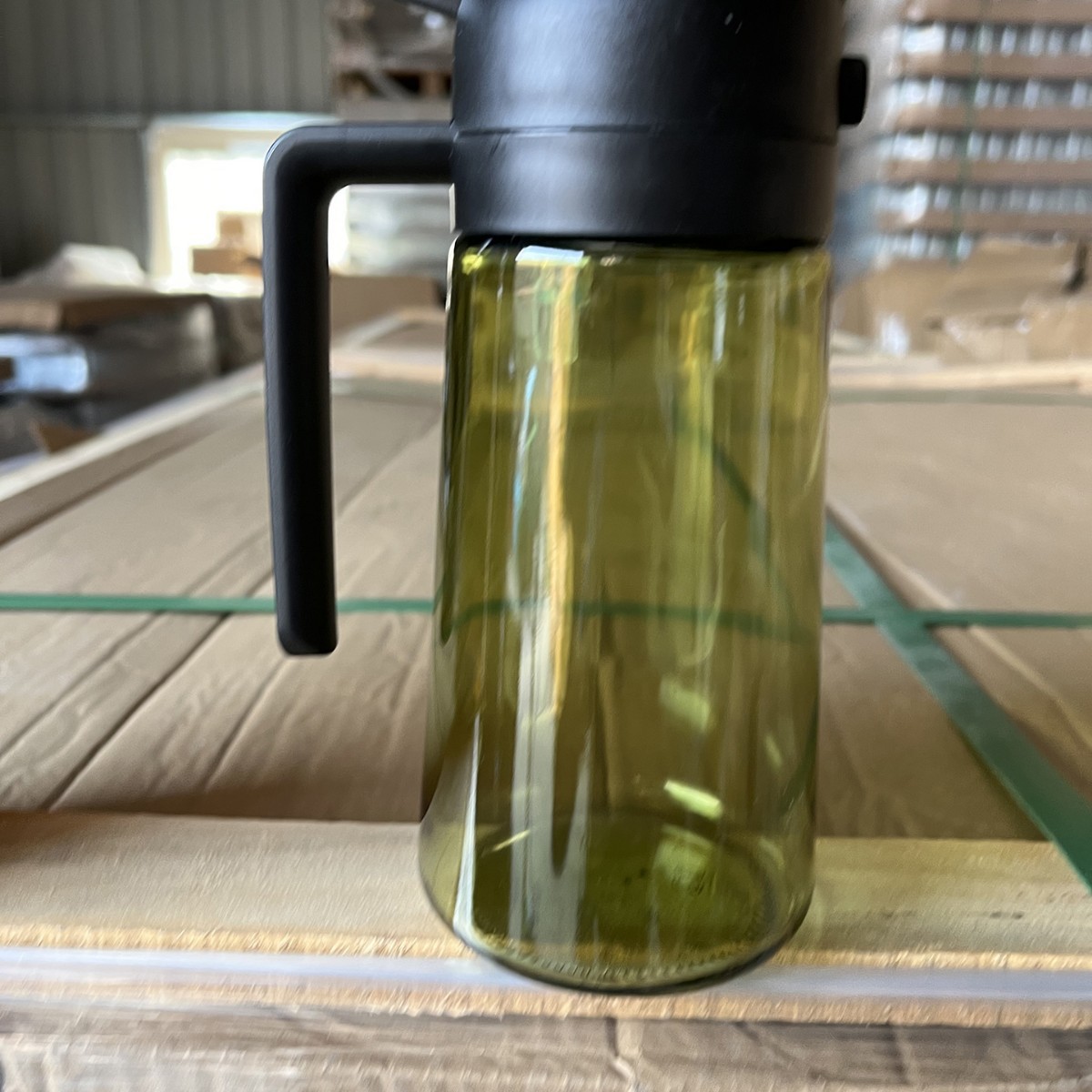 Spruzzatore di olio di vetro scuro 2 in 1 Dispenser di olio d'oliva Spruzzatore di olio nero resistente alla luce per cucinare insalate e barbecue Strumenti per barbecue