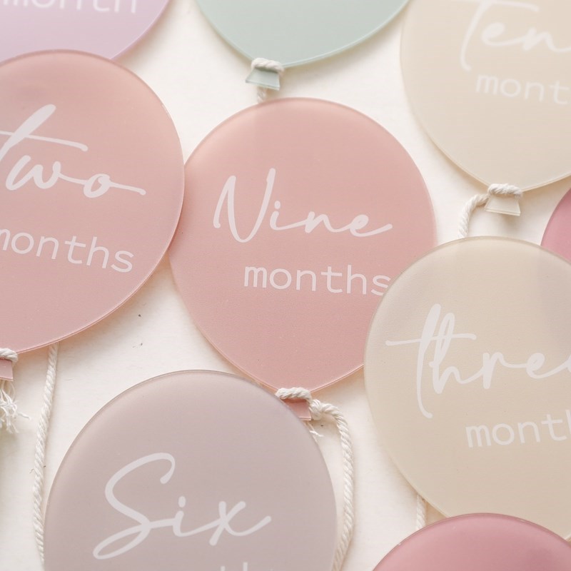 新生児写真アクセサリー,13色,誕生日プレゼント,赤ちゃんのための風船のようなアクリル写真アクセサリー