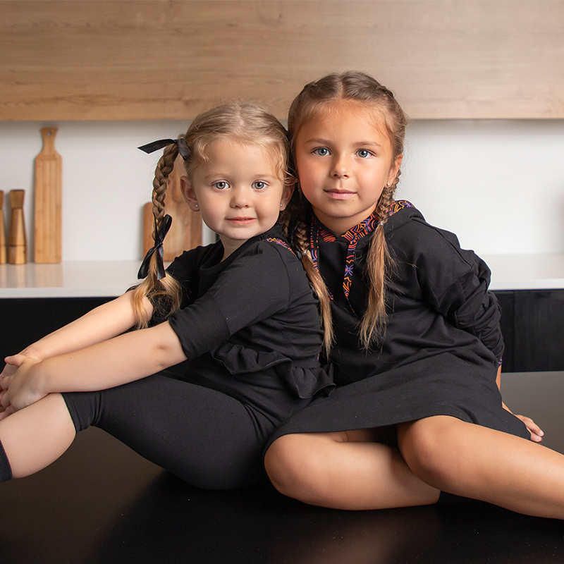Conjunto familiar con capucha de algodón negro, vestido de rizo francés para niña, camisa con capucha, top, mameluco de bebé para otoño, negro con adornos coloridos