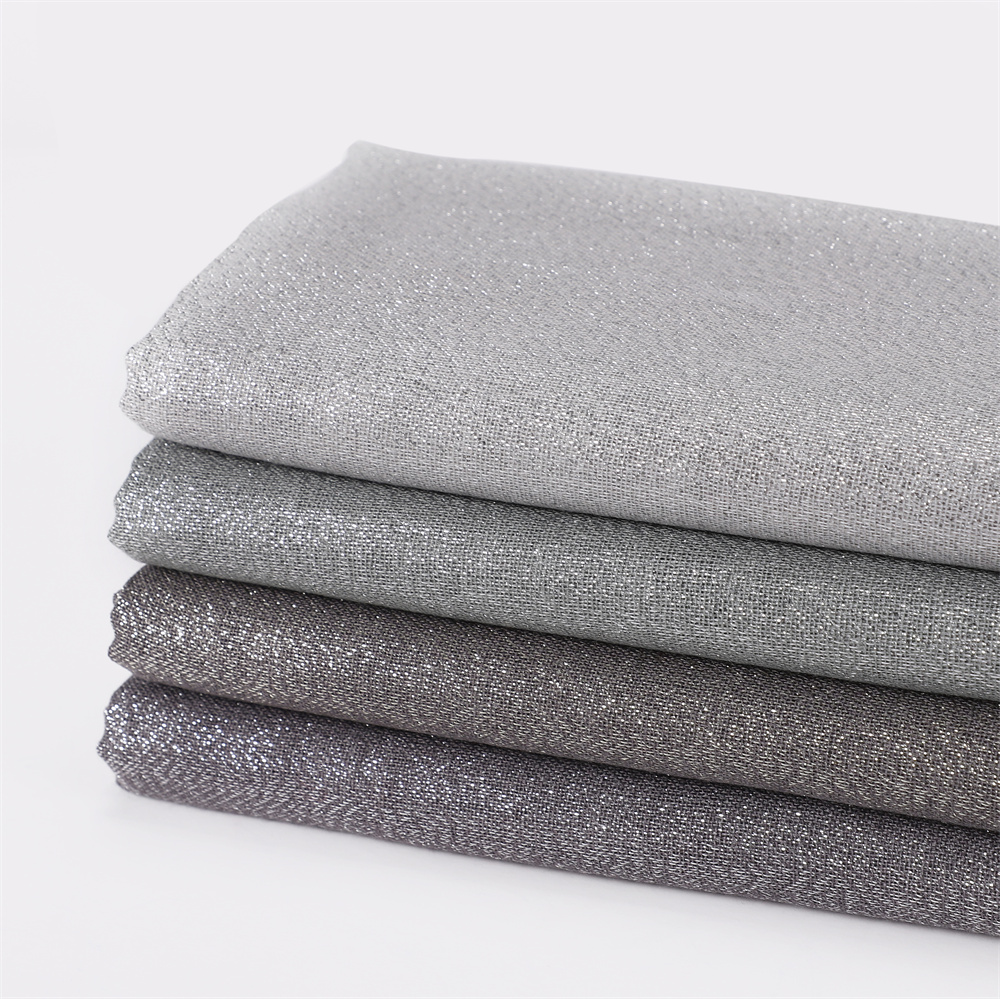 Mais recente design de marca cachecol brilhante cor sólida xales rayon tecido ouro seda prata fio cabeça xale franja hijab para mulher