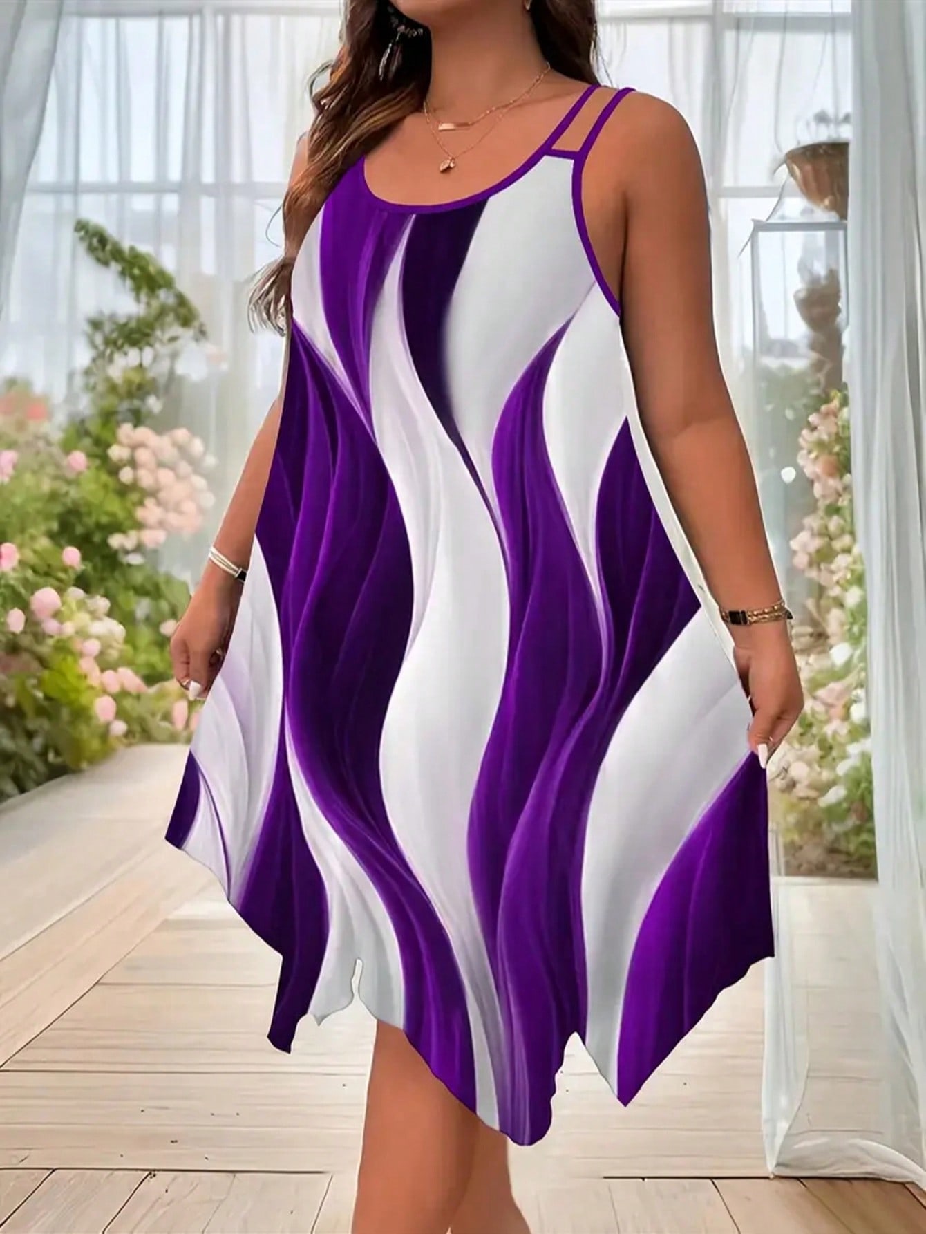 Modisches, asymmetrisches, geometrisches, gestreiftes Damenkleid in Übergröße mit doppelten Trägern