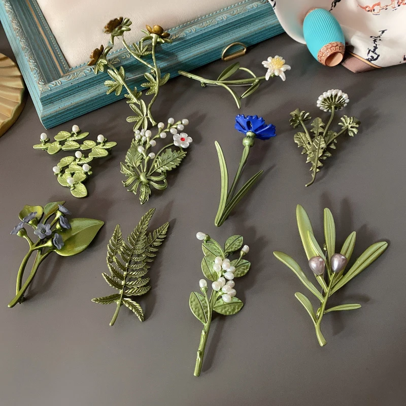 Broches de perlas y flores Vintage para mujer, alfileres de palacio, broche de planta esmaltada, Pin, ramillete, insignias elegantes para fiesta de boda, joyería
