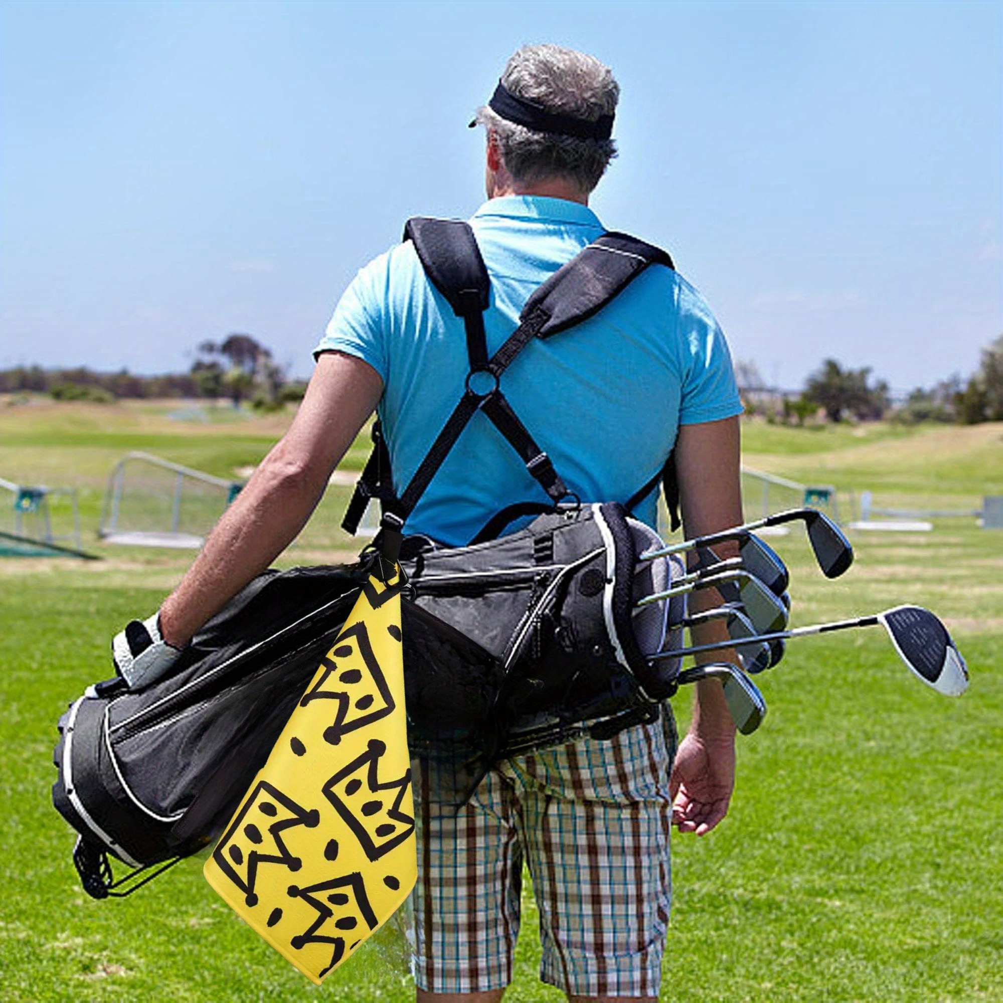 Divertida toalla de golf amarilla con estampado negro de palos de golf: ideal para bolsas de golf y regalo creativo para amantes del golf