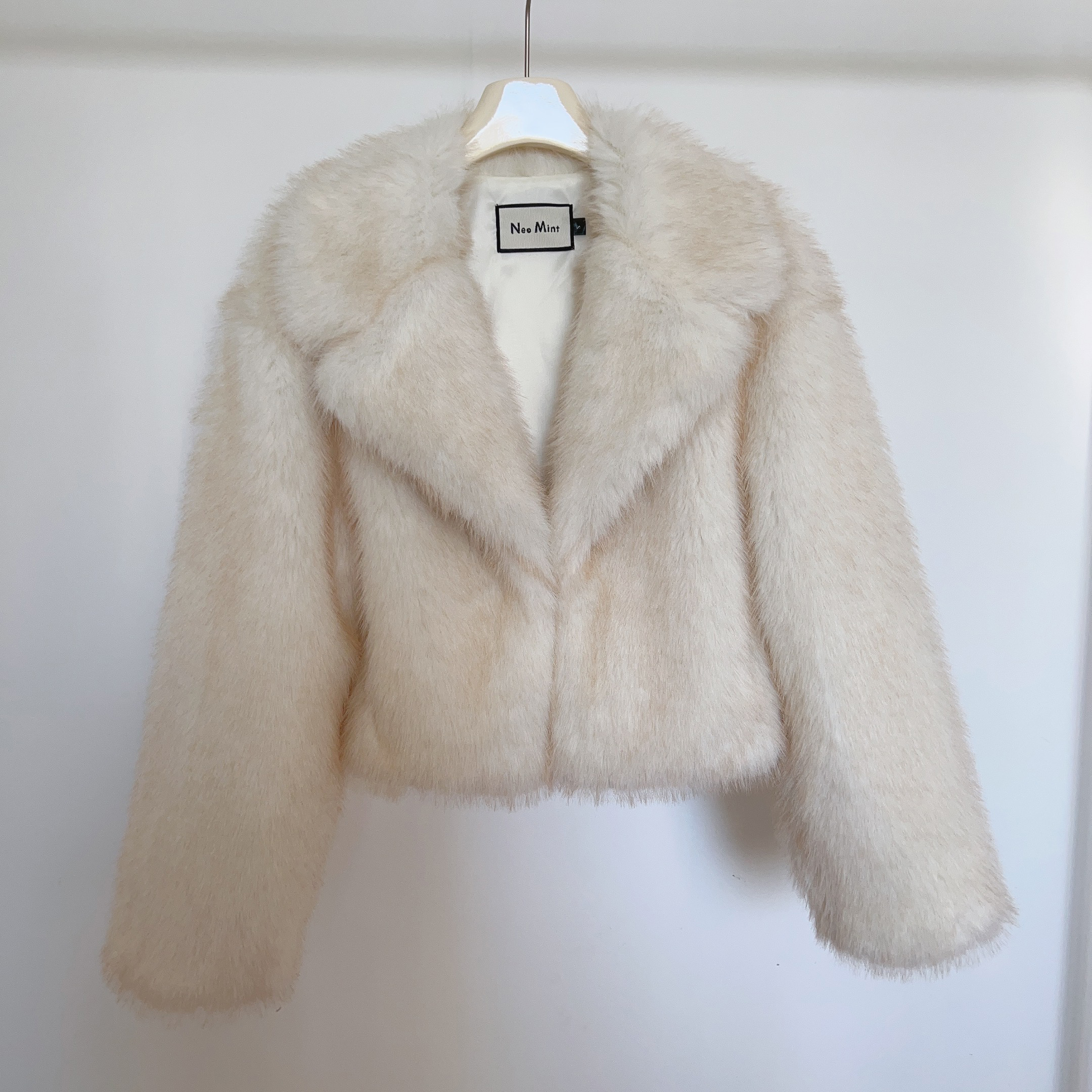 Neo Mintแบรนด์หรูรันเวย์แฟชั่นสีเหลืองGradient Cropped Fluffy Fur Jacket Coatผู้หญิงฤดูหนาวThicken Faux Fox Fur Jacket