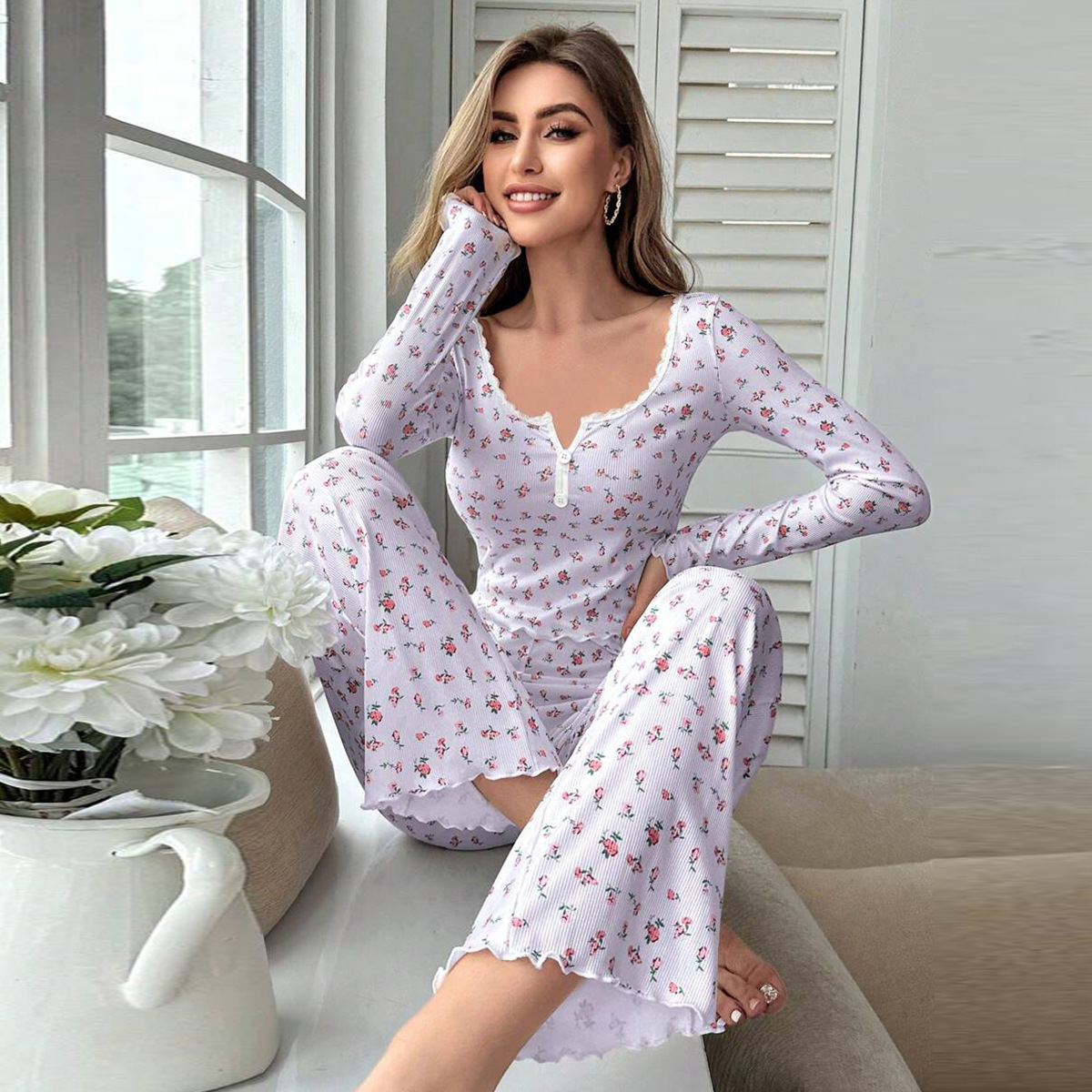 Conjunto de pijama para mujer, ropa de dormir con adornos de botones de encaje, pantalones ajustados de manga larga, estampado Floral, ropa de descanso sexy elegante, pijama