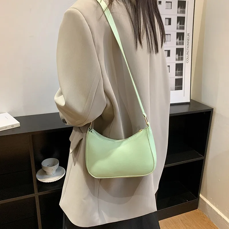 Modna koreańska wersja prostej torby crossbody, torba codzienna, torba na ramię, torebka pod pachę.