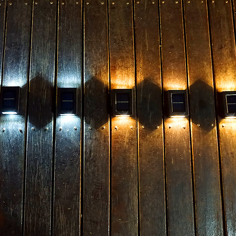 Lampa słoneczna LED Zewnętrzna wodoodporna lampa ścienna na energię słoneczną Oświetlenie w górę i w dół Ogród Schody Dekoracja ogrodzenia Lampa zasilana światłem słonecznym