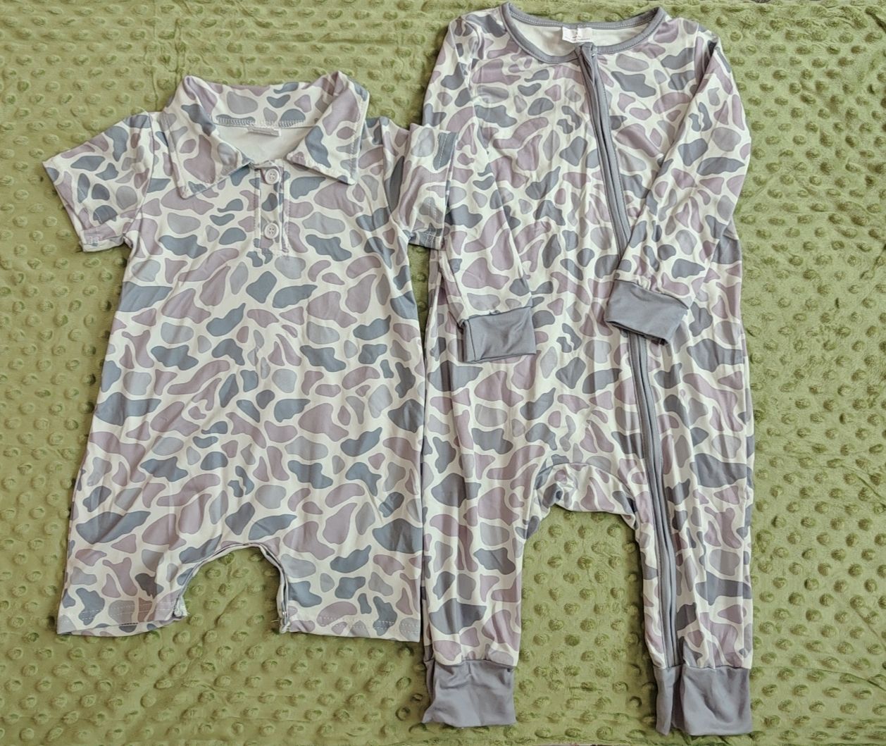 Romper Ritsleting Kamuflase Bambu Lengan Pendek Abu-abu Bayi Laki-laki