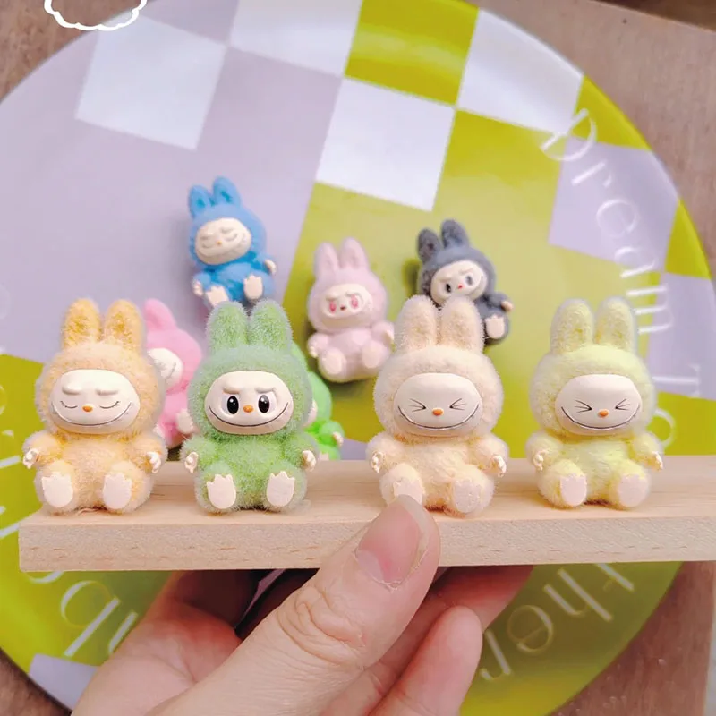 การ์ตูน Labubu Series Mini Flocking ประณีตน่ารักตุ๊กตาของขวัญ Diy จี้อุปกรณ์ตกแต่ง Kawaii ของเล่นของขวัญ