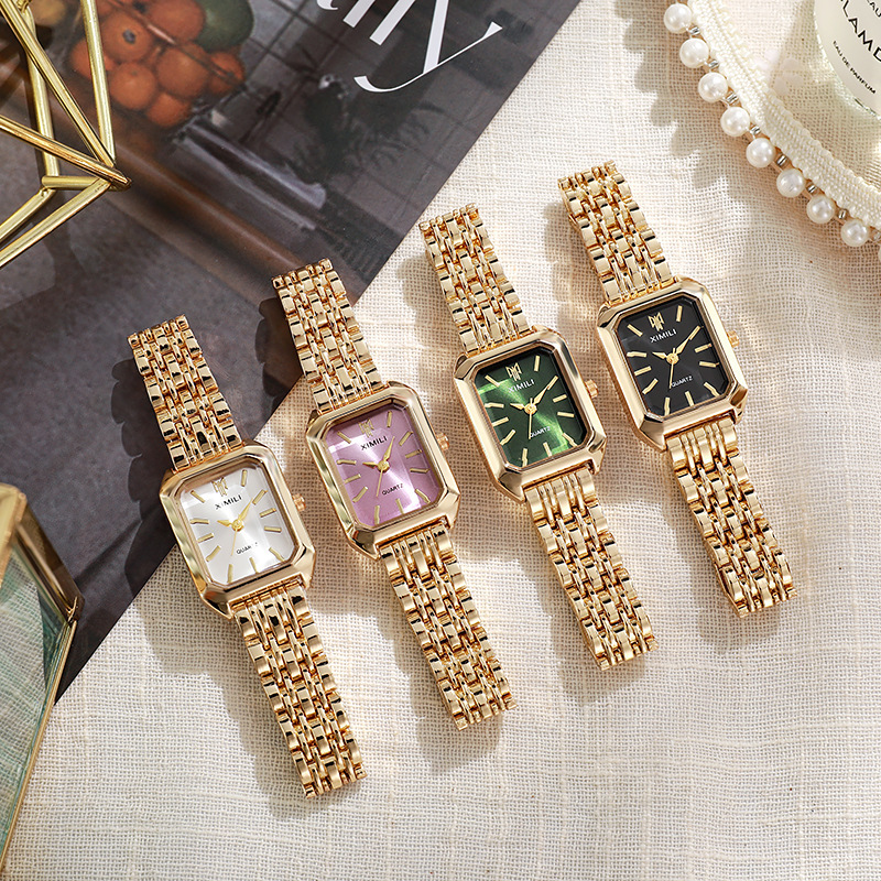 Orologi da donna Orologio da donna al quarzo moda business di lusso Orologio pieghevole in acciaio inossidabile placcato oro di qualità quadrata in scala semplice