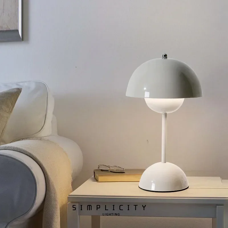 Lámpara de mesa con forma de seta recargable por USB, accesorio de iluminación interior con ajuste de tres velocidades, lámparas de escritorio con forma de capullo de flor, decoración nocturna