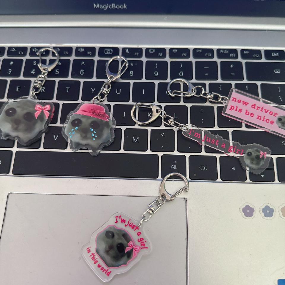 Populaire Grappige Meme Meisje Droevige Hamster Sleutelhanger Sleutelhanger Ring Voor Accessoires Tas Hanger Sleutelhanger Sieraden Fans Geschenken