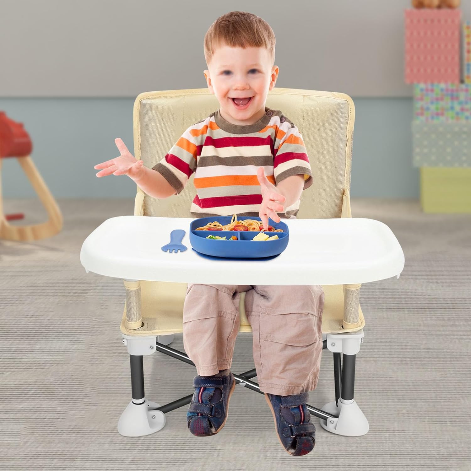 Assento de reforço para cadeira alta portátil para bebês, com bandeja elevada, bolso de malha, assento de reforço para bebês de 0 a 2 anos, bege