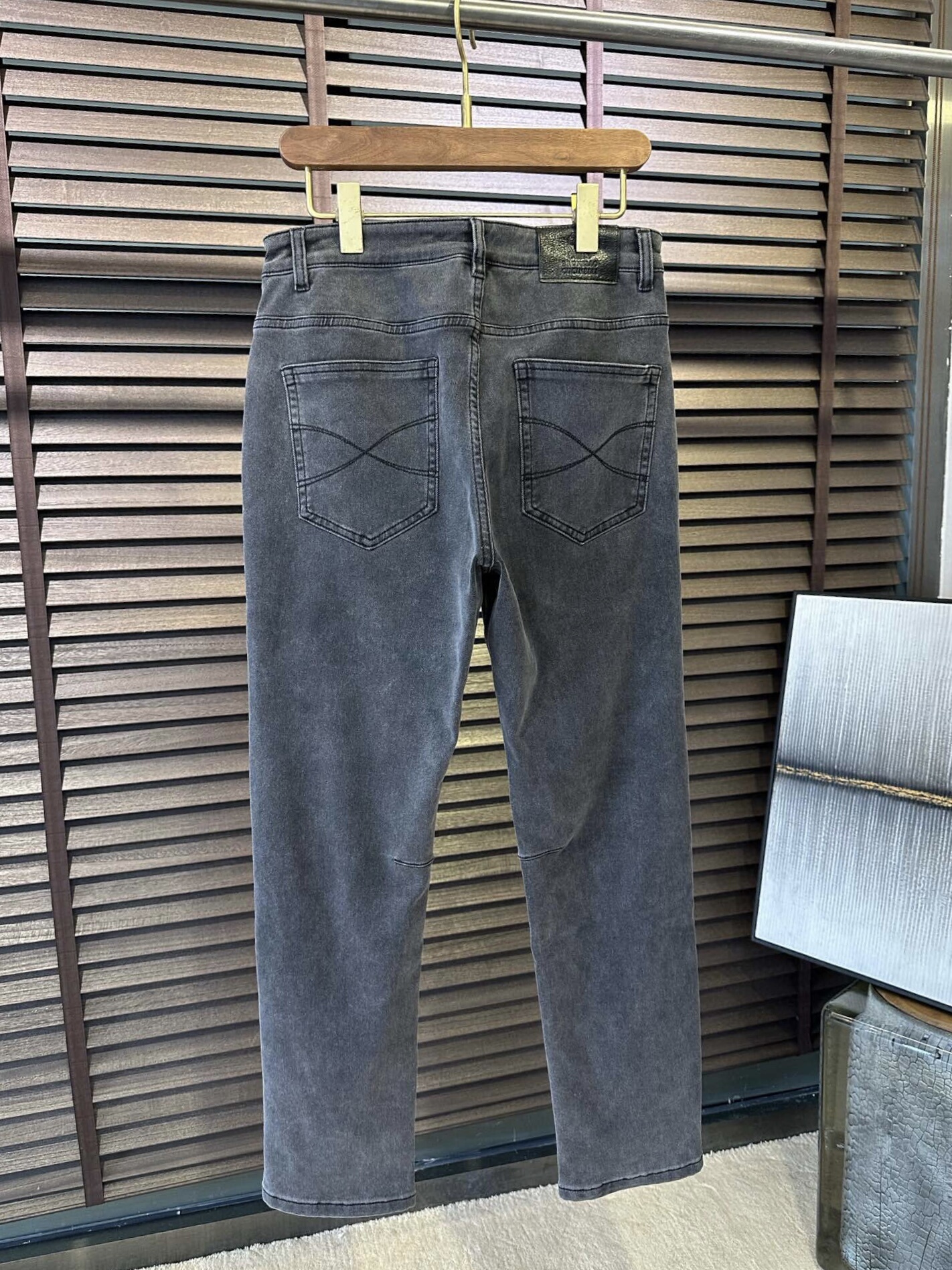 抗シワビジネスカジュアル秋冬グレーウォッシュストレートレッグジーンズユースミッドウエストロングパンツ Tidy ビジネスジーンズ