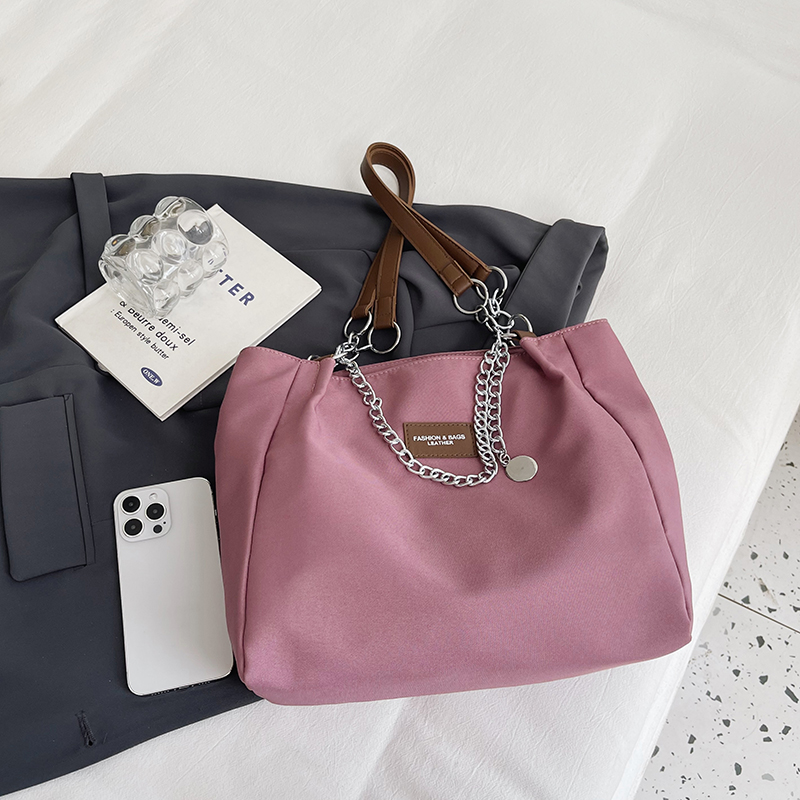 Bolsa monocromática com corrente para mulheres, sacola de nylon, grande capacidade, um ombro, moda minimalista