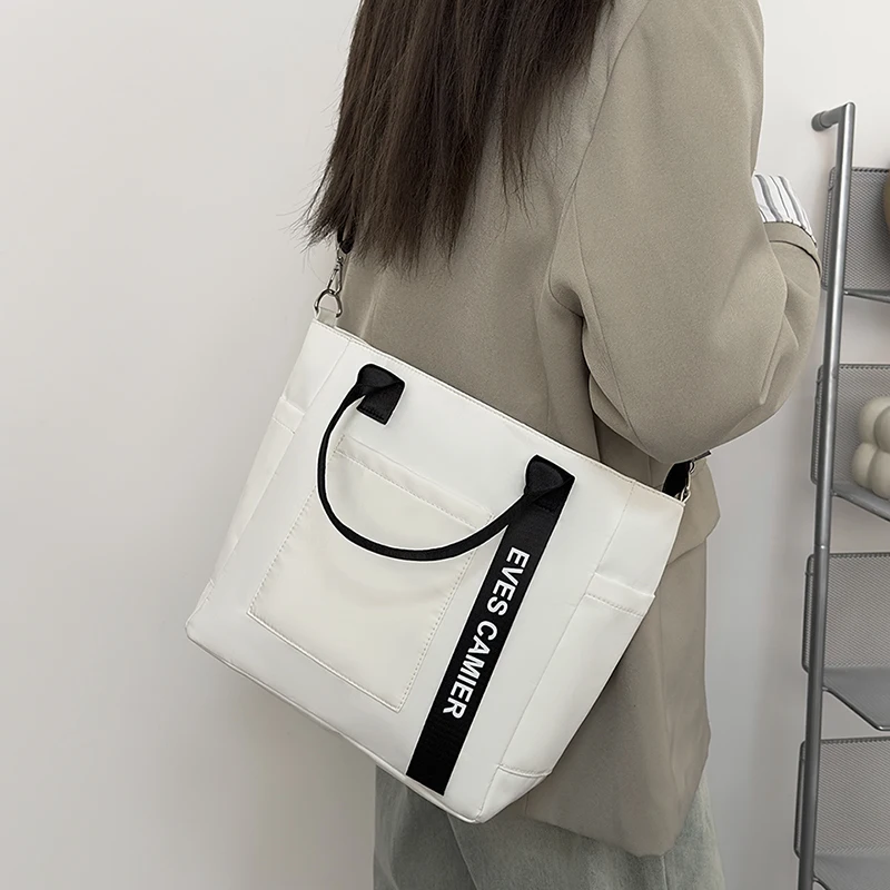 Torba na ramię z nylonu, codzienna, o dużej pojemności, uniwersalna torba crossbody, torba do codziennego dojazdu do pracy.