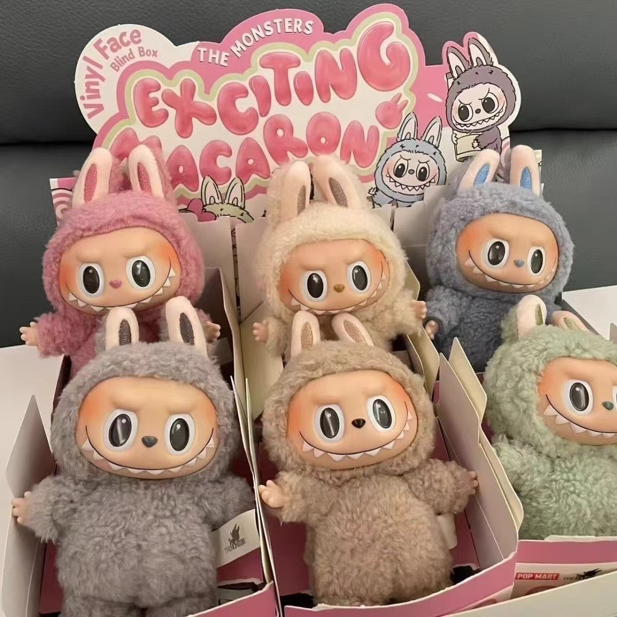 アニメ ラブブの座席、モデル デ ムネカ コルガンテ デ PVC、ラベロ デ レプリカ デ モンストル カワイイ、ジュゲテ デ レガロ d