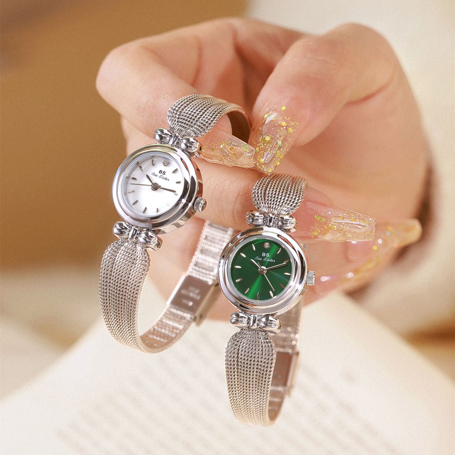UTHAI, relojes de pulsera de joyería de oro de marca de lujo ligeros para mujer, relojes de pulsera de cuarzo a la moda resistentes al agua con temperamento para mujer, regalo